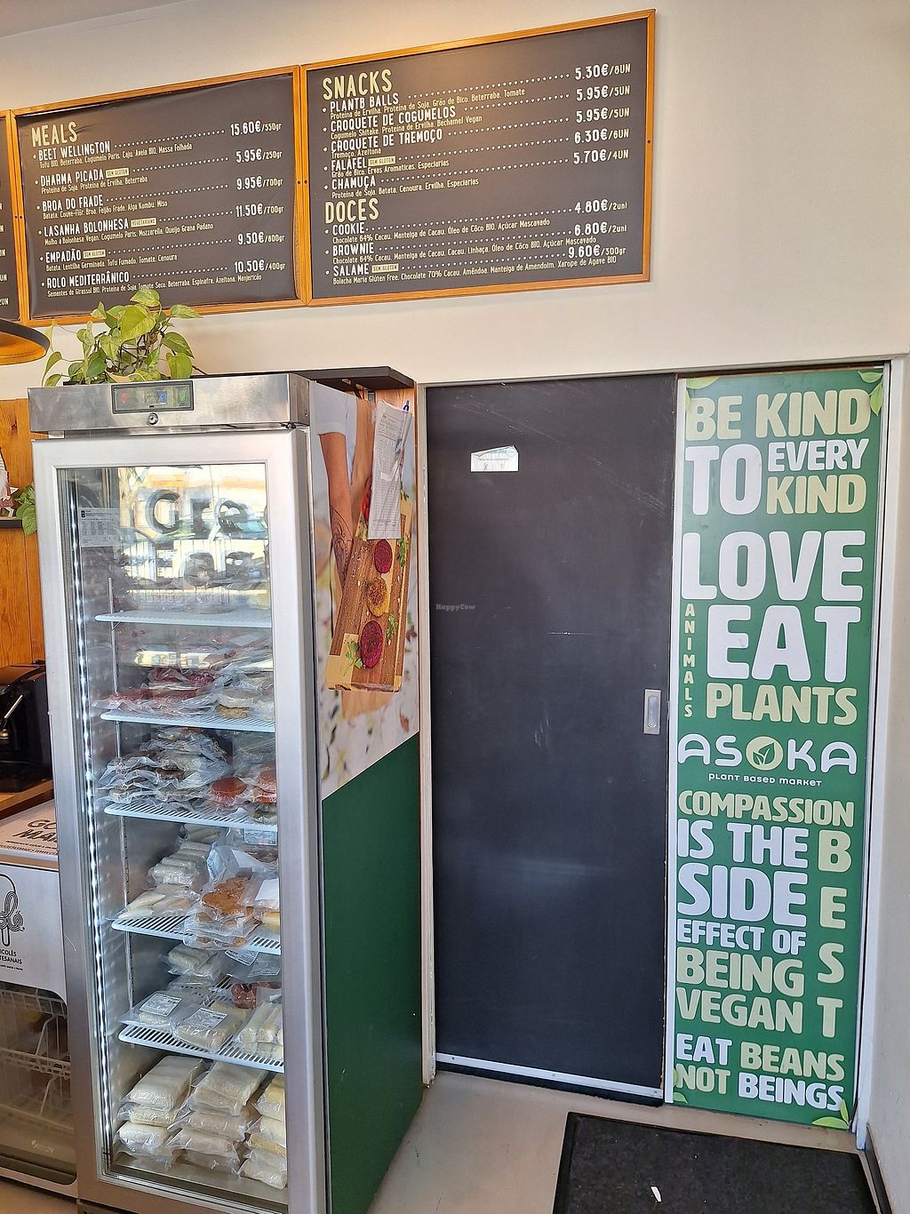 ASÖKA Corner, a branded freezer unit installed at a partner store